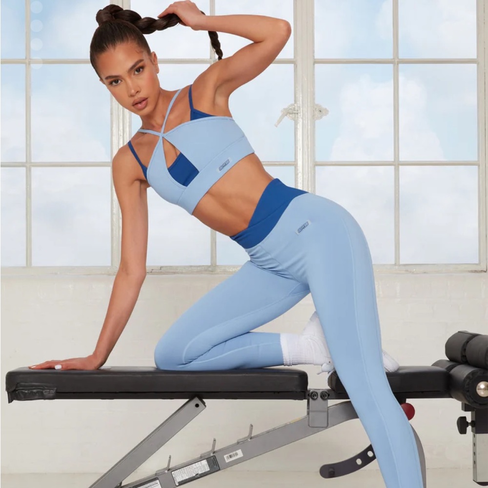Bo and tee two layer sports bra
